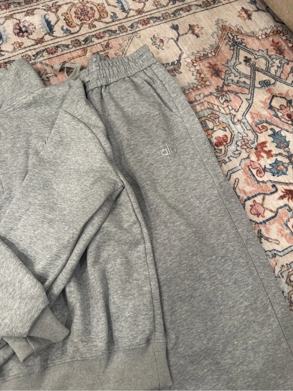 ALO Yoga Gray quarter zip & Jogger Set